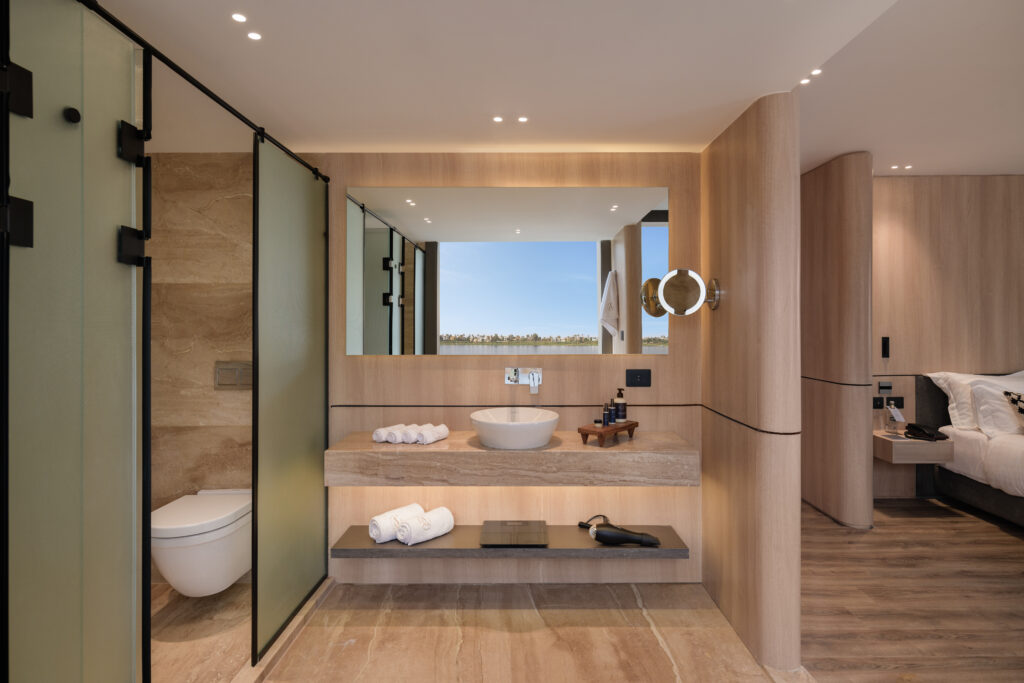Polaris Suite Bathroom