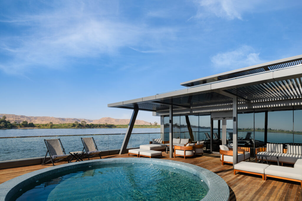 Storia Plunge Pool
